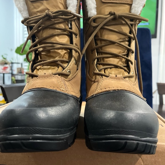 The North Face Women's Shellista IV Mid Waterproof snow Boot size 9 - Picture 7 of 10